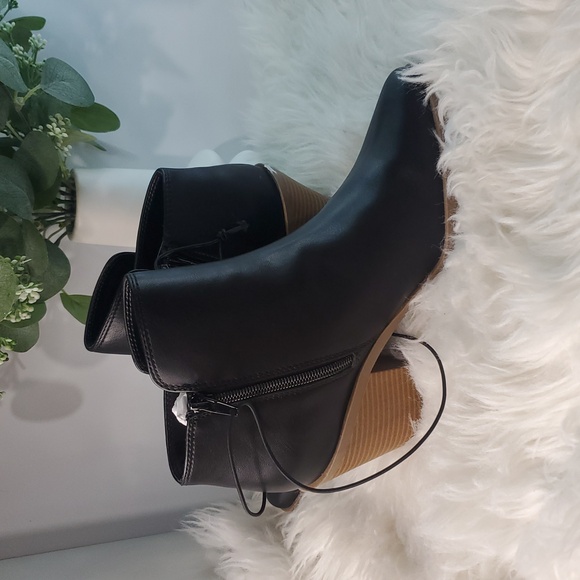 A.N.A women’s Dutch stacked heel booties. NWT - Picture 4 of 6